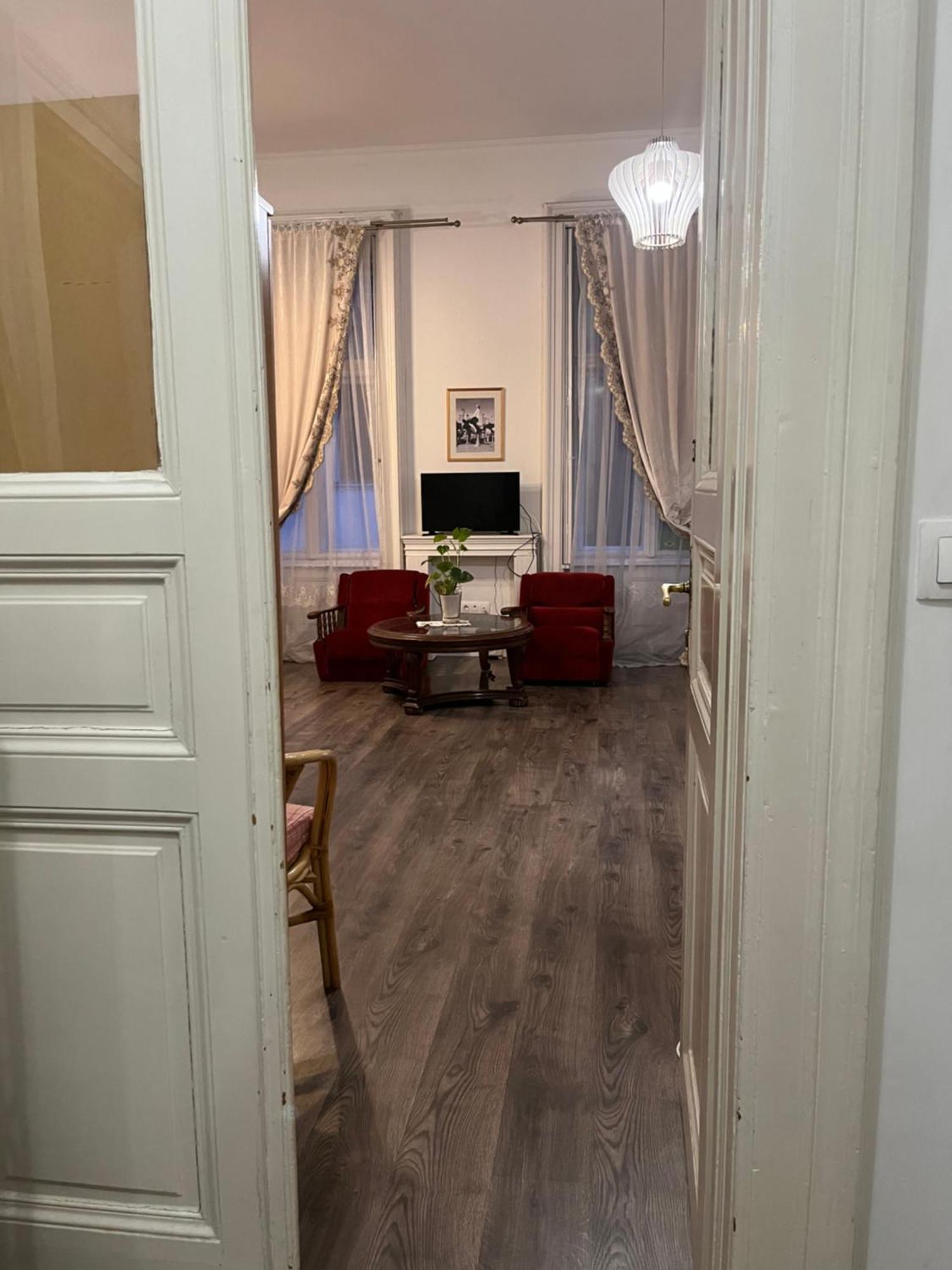 Oktogon Modern Apartment Budapest Luaran gambar